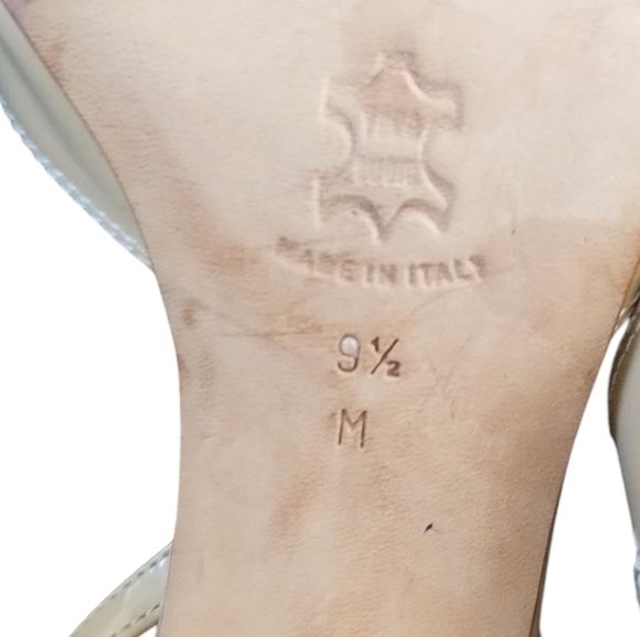 Isaac Mizrahi Women's Tan Slingback Heels - Picture 12 of 16